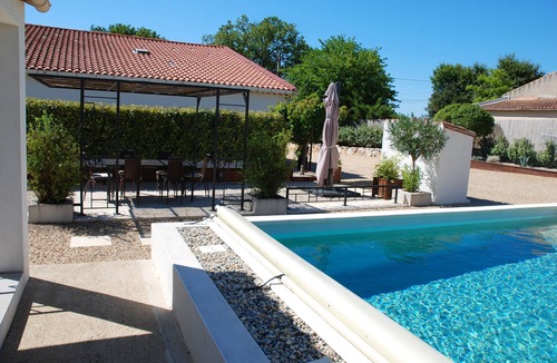 Saint-Laurent-La-Vernede Villa | Villa 3 bedrooms, AC, private pool and garden in Uzès
