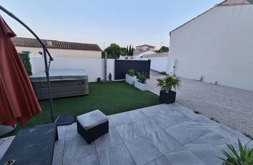 Villeneuve-les-Maguelone Villa | Villa close to the beach with jacuzzi