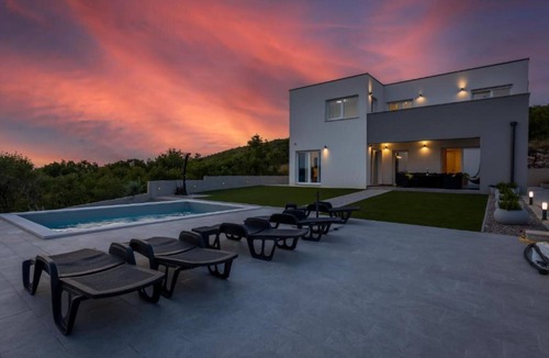 Smrika Villa | Villa Fran - Four Bedroom Villa with Private Pool