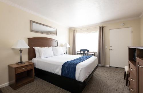 Munras Avenue Hotel | Villa Franca Inn