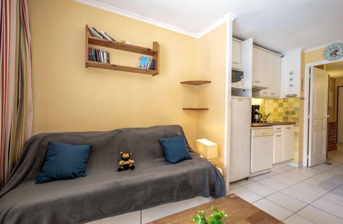 La Croix des Gardes Apartment | Villa Francia by Interhome