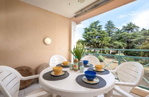 La Croix des Gardes Apartment | Villa Francia by Interhome