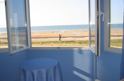 Ouistreham Villa | VILLA FRONT DE MER, superb sea view, the beach at your feet, direct access