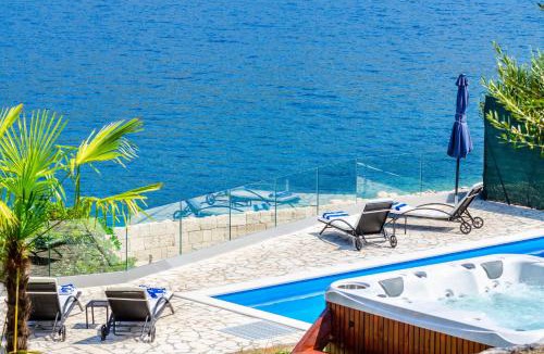 Cove Tri Zala (Zrnovo) Villa | Villa Gabriela