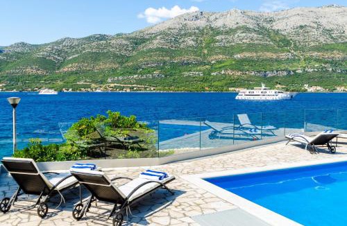 Cove Tri Zala (Zrnovo) Villa | Villa Gabriela