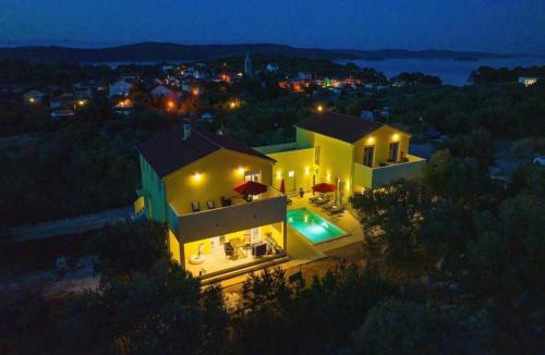 Bozava Villa | Villa Gaby with Heated Pool