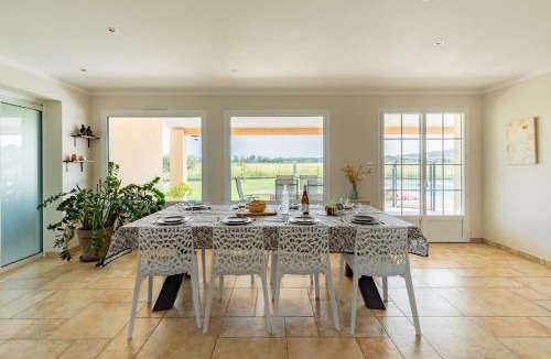 Miremont House | Villa Garden & Pool