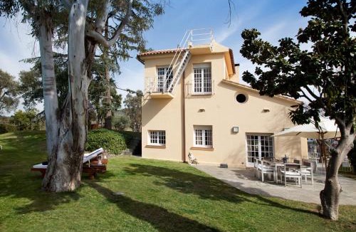 Sant Just Desvern Villa | Villa Gaudi