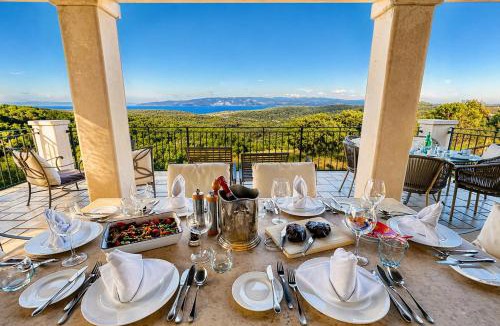 Punta Kriza Villa | VILLA GEMINI Luxus Pool und Meerblick Punta Križa