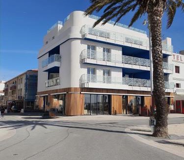 Le Grau-Du-Roi Apartment | VILLA GEORGES