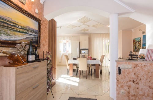 Opric Villa | Villa Georgina with cats