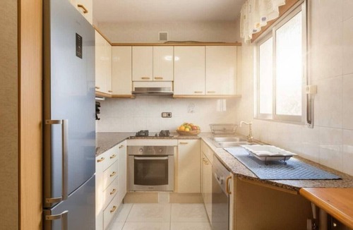 Castellet i la Gornal House | Villa Gessamí: Piscina Climatizada & Zona infantil