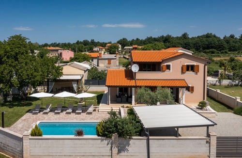Brecevici Villa | Villa Gita by Villas Guide