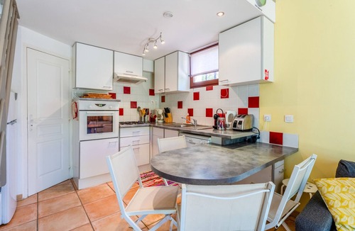 Sommieres Villa | Villa 'Gite De Camp Chéri' with Shared Pool, Wi-Fi and Air Conditioning