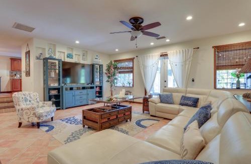 Flora Villa House | ‘Villa Giulia’ Home w/Outdoor Oasis in Sarasota!