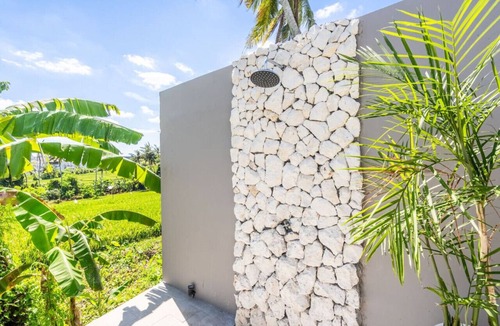 Tumbak Bayuh House | Villa Glentana - 3BR EPIC Sunset Villa