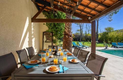 Aumes Villa | Villa Glycines by Villa Plus