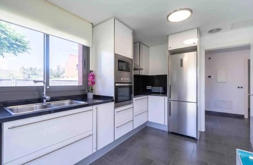 Tarragona Villa | Villa 'Golf and Pool Oasis' with Private Pool, Wi-Fi and Air Conditioning