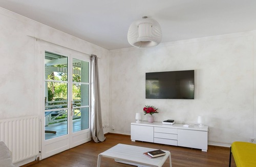 Baillargues Villa | Villa Golf de Baillargues with swimming pool & air conditioning ☀✈