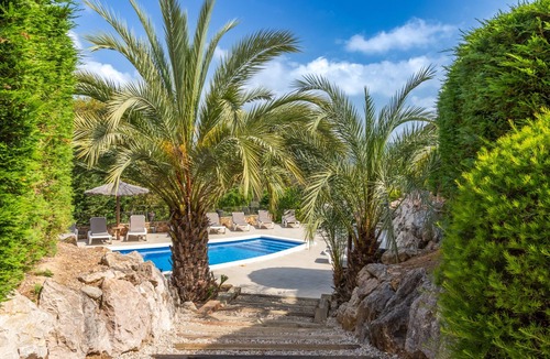 Santa Cristina de Aro Villa | Villa 'Golf' with Mountain View, Wi-Fi and Air Conditioning