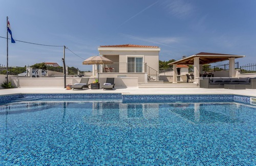 Necujam House | Villa Grabovka in Necujam - island Solta, Croatia
