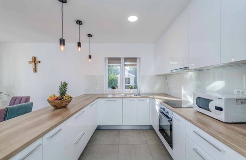 Prolozac Villa | Villa Great Escape - Three Bedroom Villa, Sleeps 8
