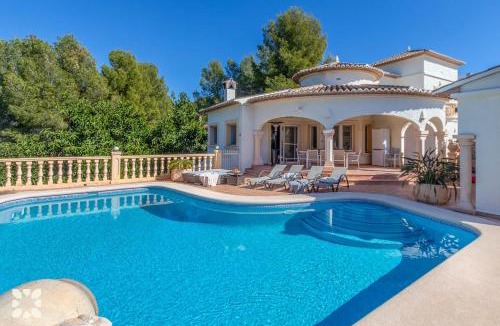 San Jaime Villa | Villa Green Grass by Abahana Villas