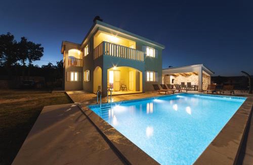 Lovrec Villa | Villa Green Oasis