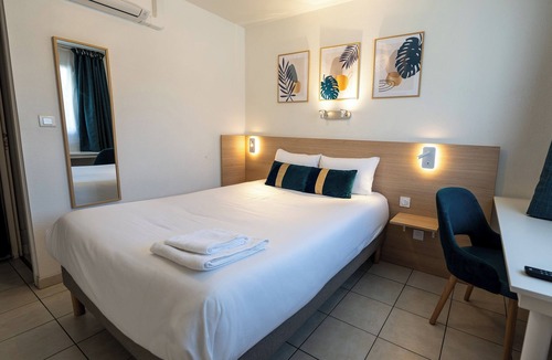 Poilly-lez-Gien Hotel | Villa Hôtel