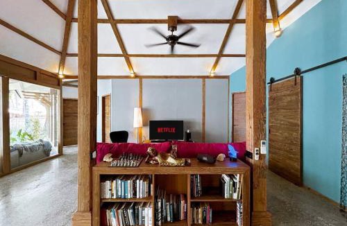 Gili Trawangan House | Villa Harimau-Original Joglo style 3B with pool
