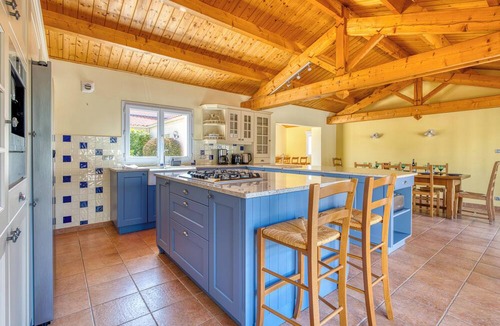 Landevieille Villa | Villa Hauts Du Lac : 15 pax, Pool, Spa, Pétanque & Lake