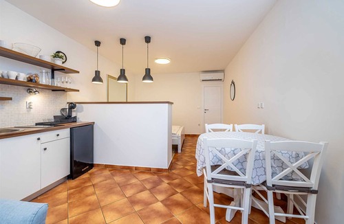 Linardici Apartment | Villa Haya - studio apartment MASLINA with heated pool