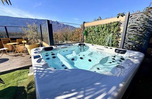 Viviers-du-Lac Villa | Villa: heated pool spa sauna air conditioning