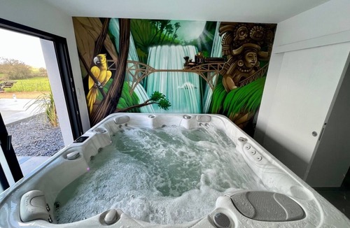 Pierric House | Villa Heated pool Jacuzzi & Multi activities Nature view