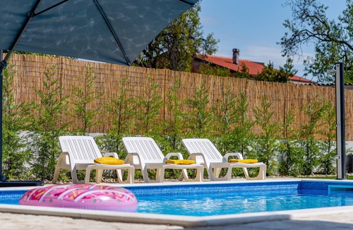 Zemunik Donji Villa | Villa Heaven, 12 PAX, private heated pool, pet friendly, children's playground