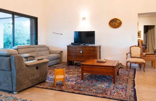 Aleria Bed & Breakfast | Villa Helychrisa