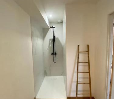 Valdurenque Bed & Breakfast | Villa Henri Marie l Chambre Pastel