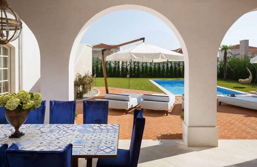 Vabriga Villa | Villa Hermitage – The Grand Retreat Elegant villa for up to 12 guests with private pool, situated 2 km from the sea.