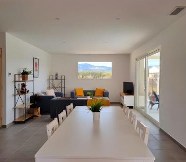 Goudargues Villa | Villa Hestia