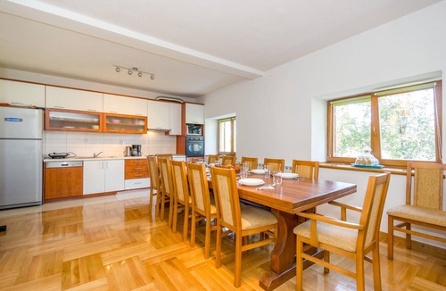 Plaski Apartment | Villa Hills