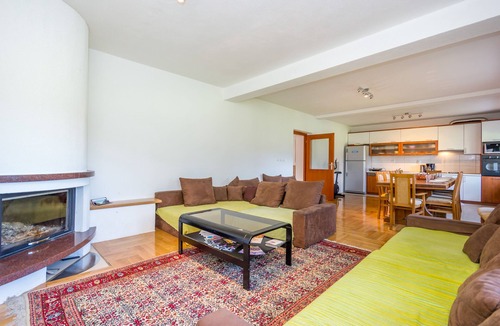 Plaski Apartment | Villa Hills