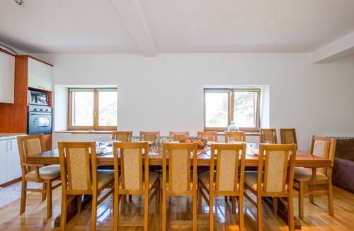 Plaski Apartment | Villa Hills