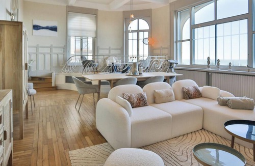 Les Sables d'Olonne Villa | Villa historique face mer – Luxe & Tranquillité