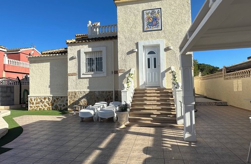 Puerto Marino Villa | Villa Holiday GA Centre Private Heated Pool