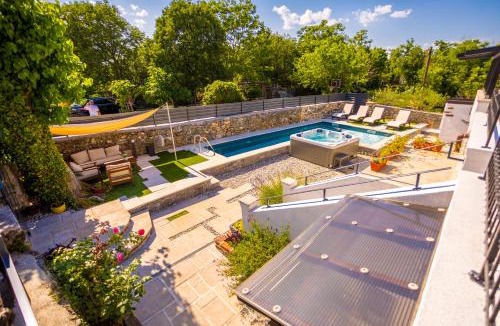 Gabonjin Villa | Villa Hrustika - heated pool, jacuzzi & sauna