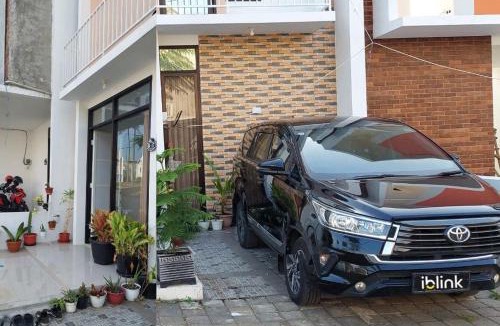 Dinoyo House | Villa Iblink"Aesthetic & Homely in Malang"