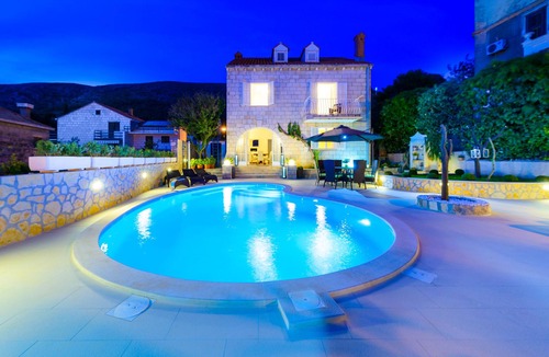 Pile Villa | Villa Ida - Five-Bedroom Villa with Swimming Pool and Sea View