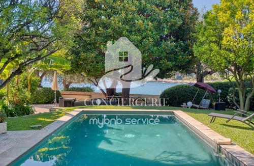 Saint-Jean-Cap-Ferrat Villa | Villa Idyllique en front de mer