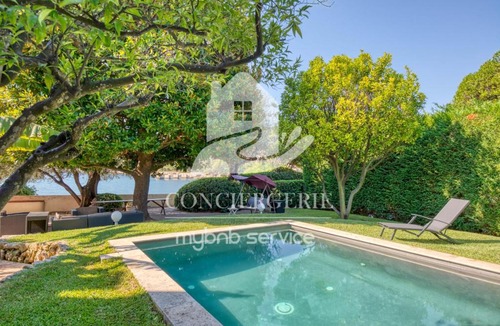 Saint-Jean-Cap-Ferrat Villa | Villa Idyllique en front de mer