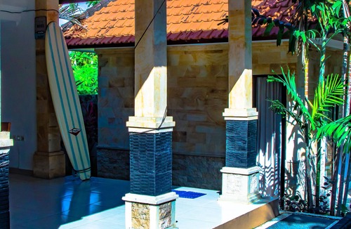 Batu Bolong Villa | Villa Impian. Room #2 in a typical Bali villa in a vibrant part of Canggu.